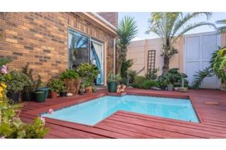 5 Bedroom Property for Sale in Stilbaai Wes Western Cape
